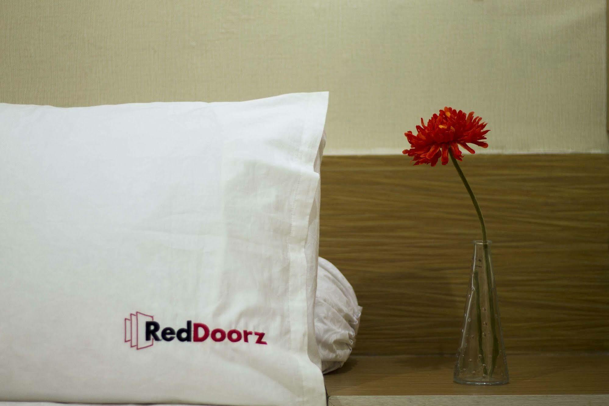Reddoorz Near Raya Semer Canggu Exteriör bild